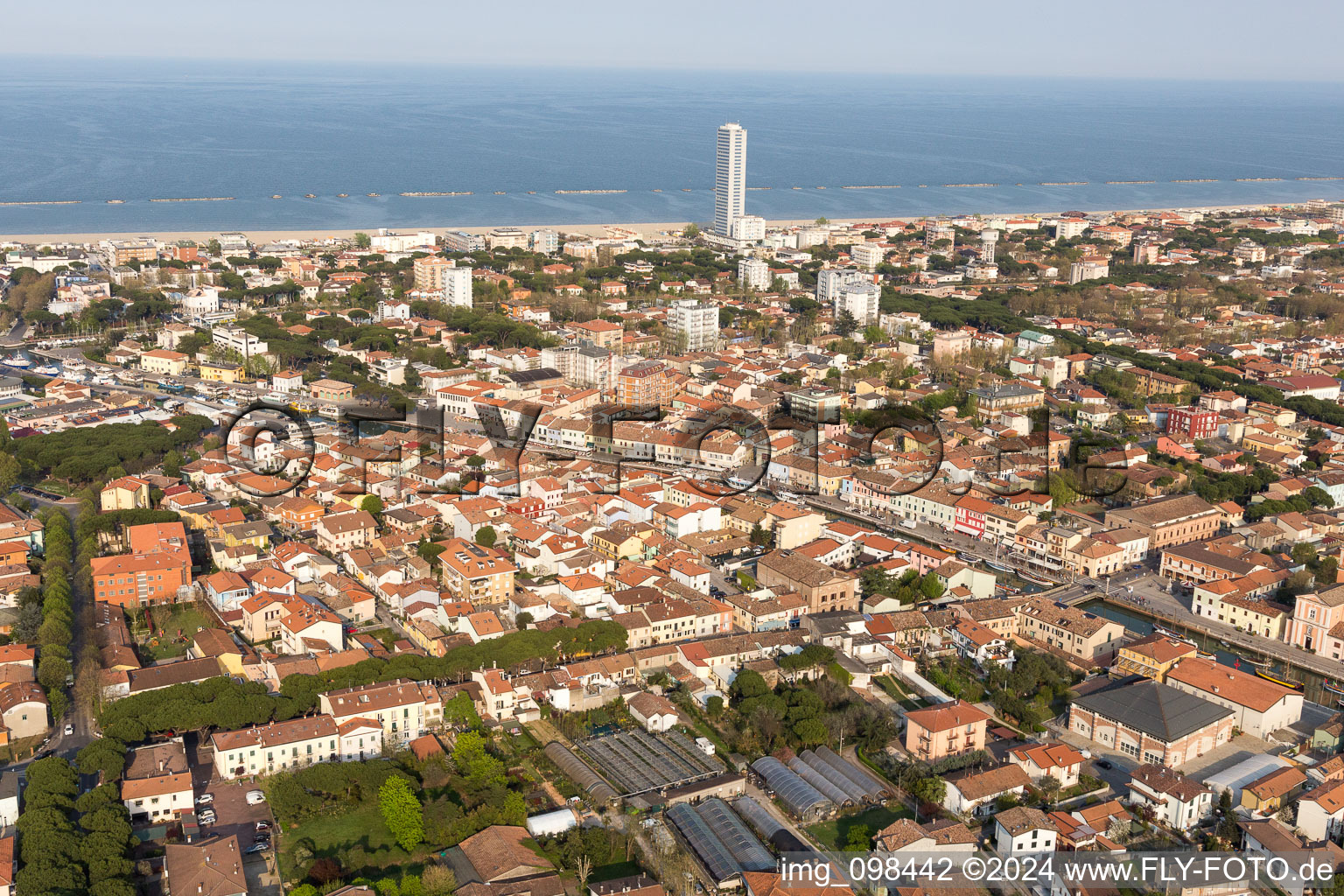 Cesenatico im Bundesland Forlì-Cesena, Italien von einer Drohne aus