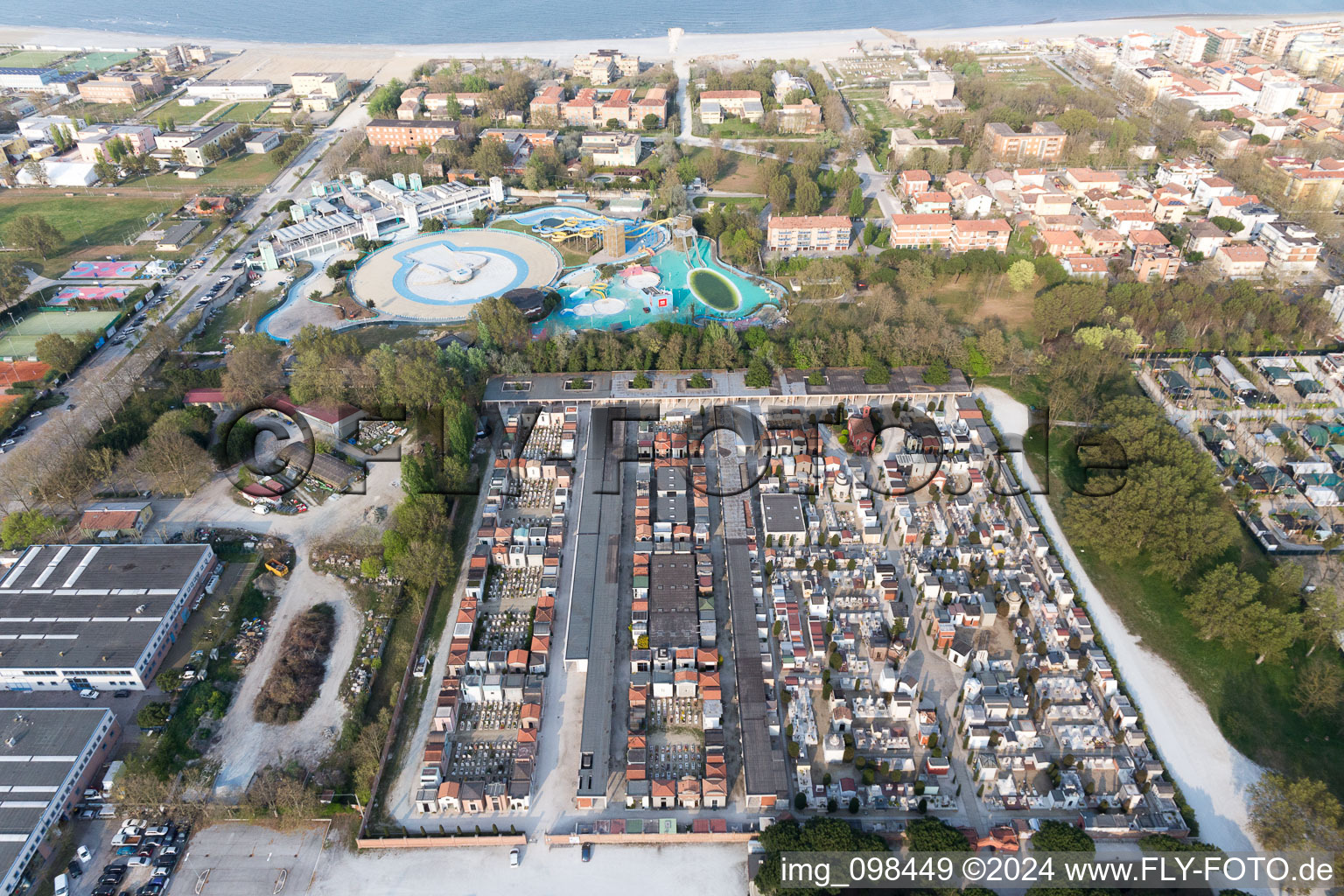 Cesenatico im Bundesland Forlì-Cesena, Italien von oben gesehen