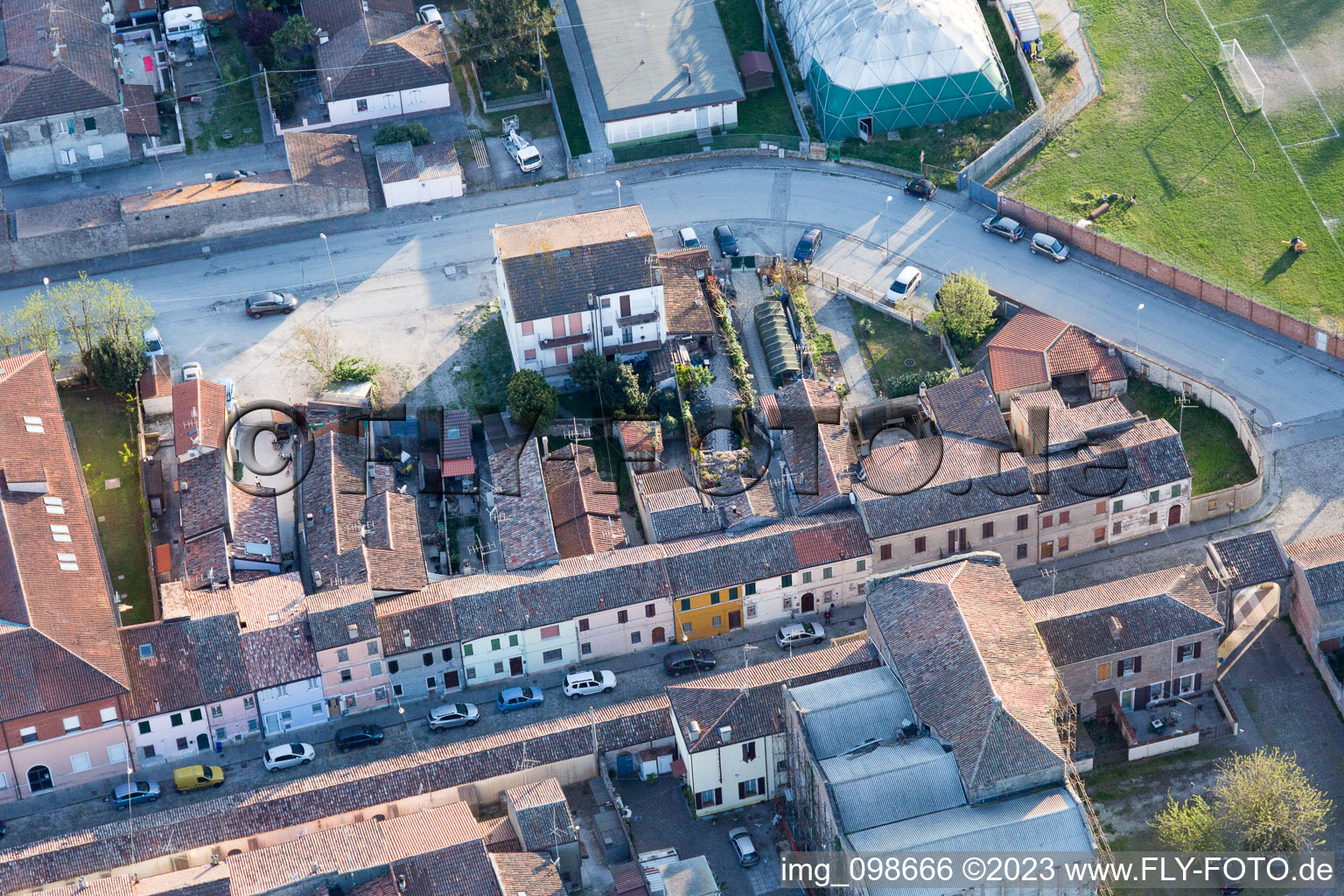 Comacchio im Bundesland Ferrara, Italien aus der Drohnenperspektive