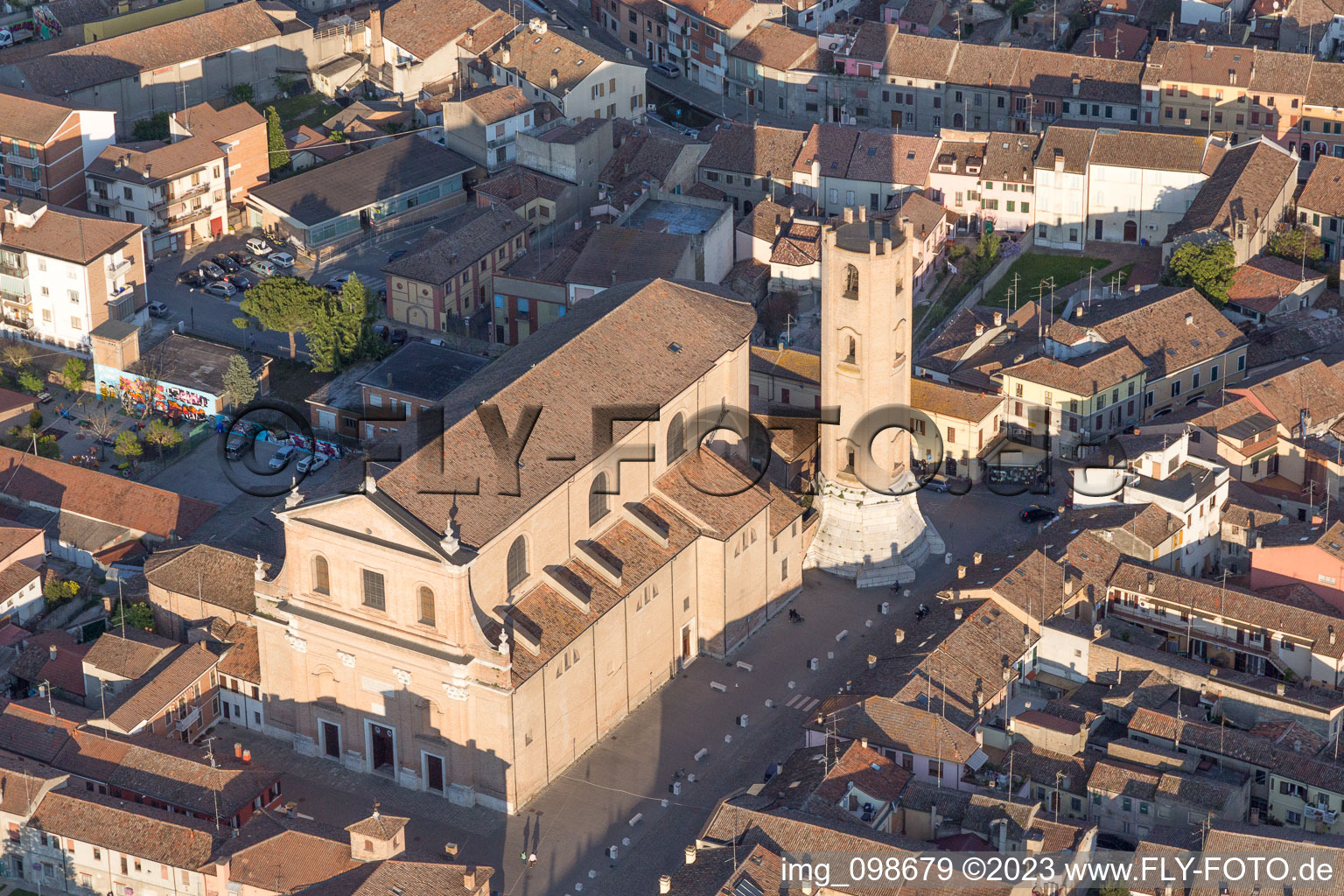 Drohnenbild von Comacchio im Bundesland Ferrara, Italien
