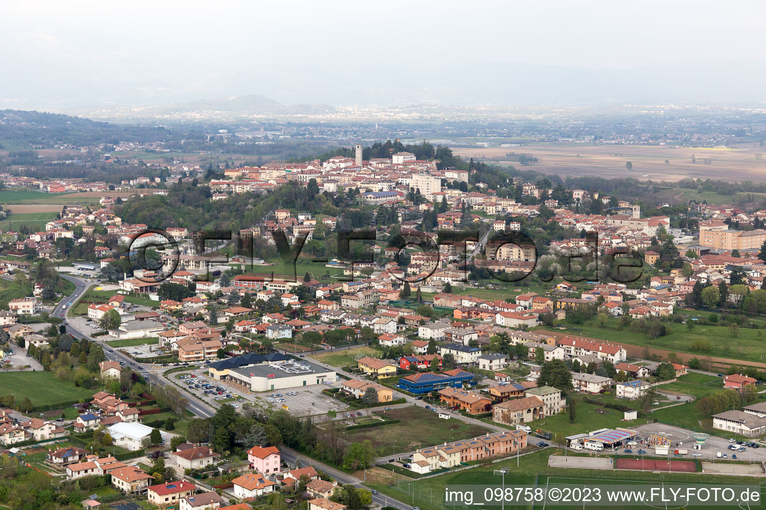 Luftaufnahme von San Daniele del Friuli im Bundesland Friaul-Julisch Venetien, Italien
