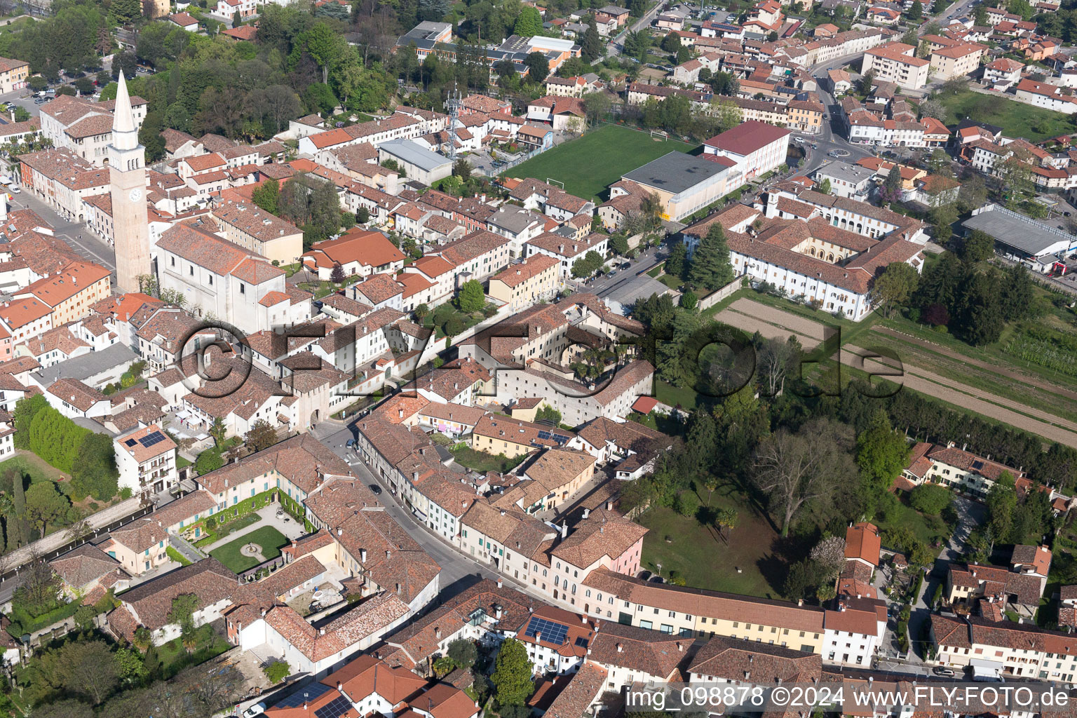 San Vito al Tagliamento im Bundesland Pordenone, Italien von oben