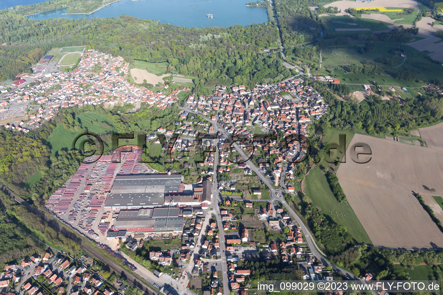 Luftbild von Seltz im Bundesland Bas-Rhin, Frankreich
