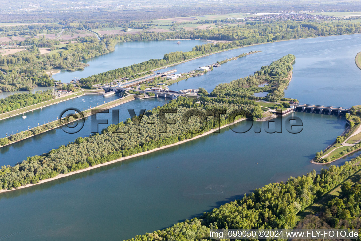 Luftbild von Iffezheim, Schleuse in Roppenheim im Bundesland Bas-Rhin, Frankreich