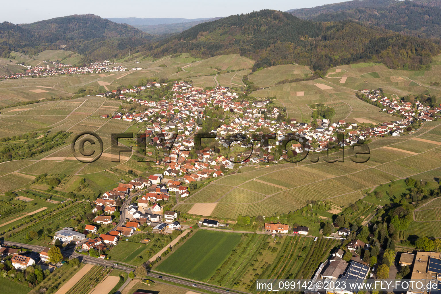 Luftbild von Ortsteil Eisental in Bühl im Bundesland Baden-Württemberg, Deutschland