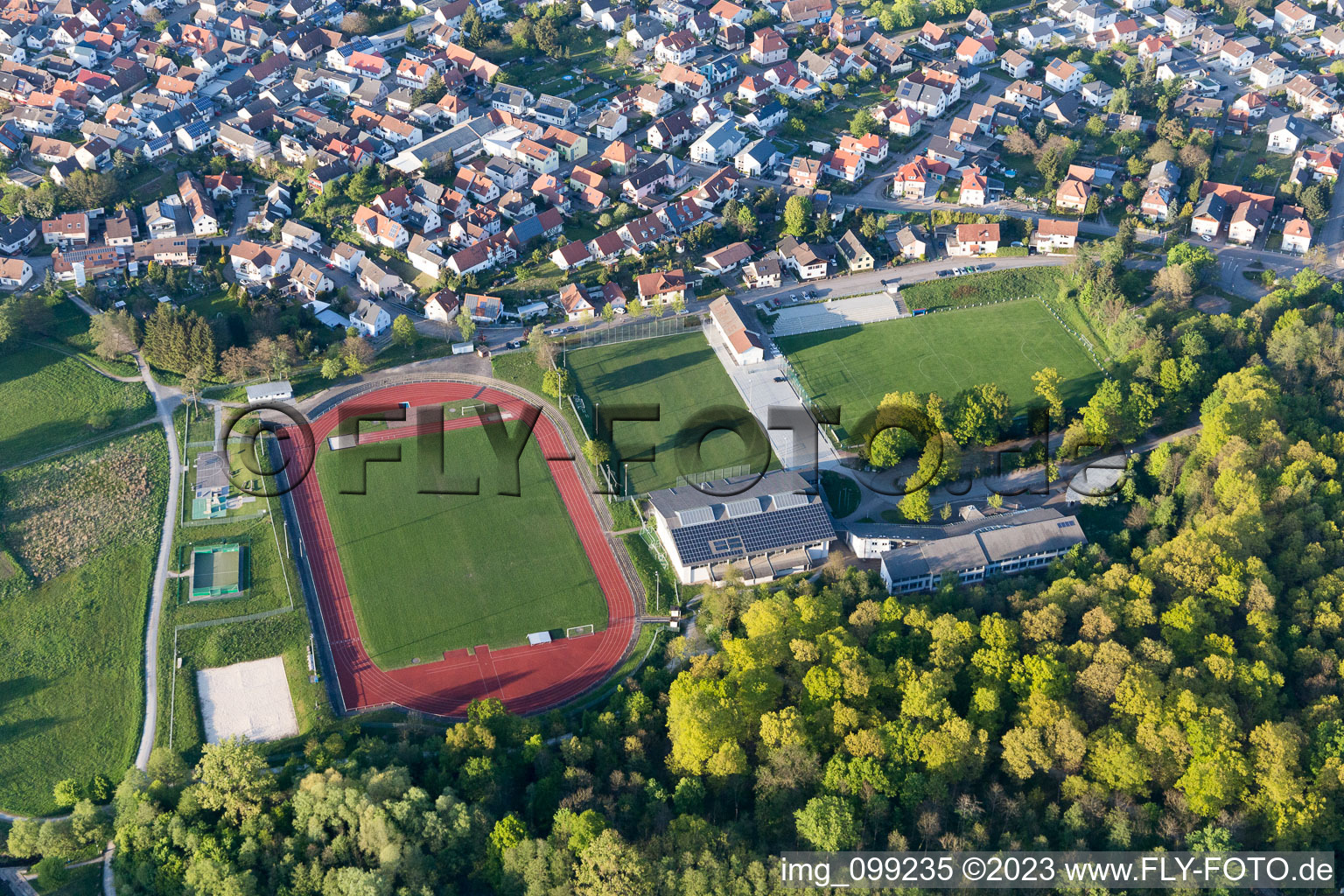 Ötigheim im Bundesland Baden-Württemberg, Deutschland aus der Luft betrachtet