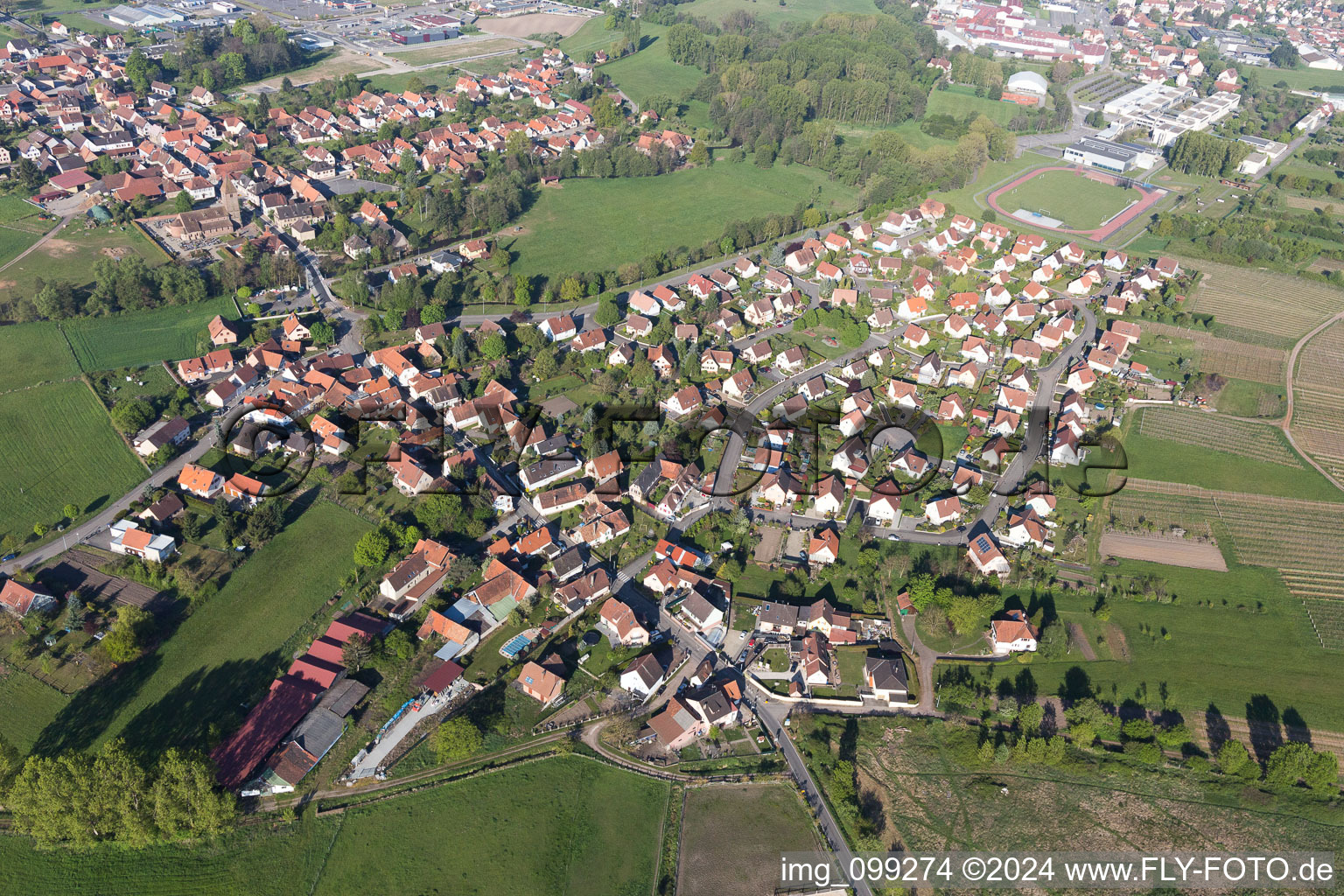 Luftaufnahme von Ortsteil Altenstadt in Wissembourg im Bundesland Bas-Rhin, Frankreich