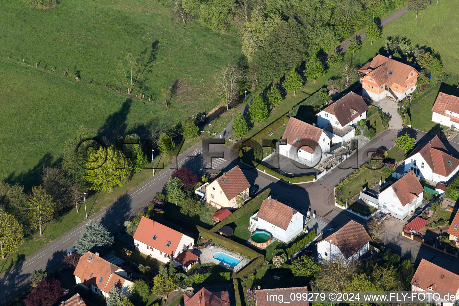 Ortsteil Altenstadt in Wissembourg im Bundesland Bas-Rhin, Frankreich vom Flugzeug aus