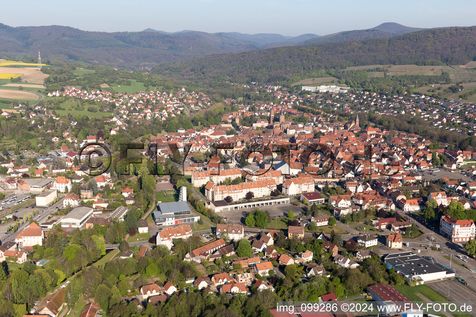 Luftbild von Caserne Hoche in Wissembourg im Bundesland Bas-Rhin, Frankreich