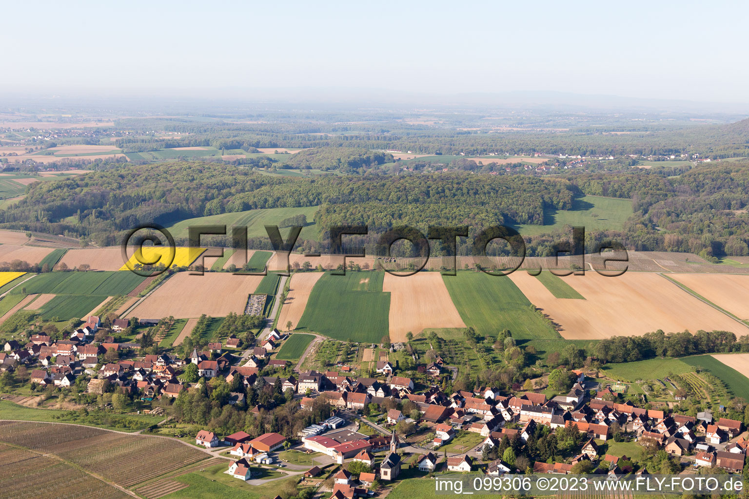 Drohnenaufname von Cleebourg im Bundesland Bas-Rhin, Frankreich