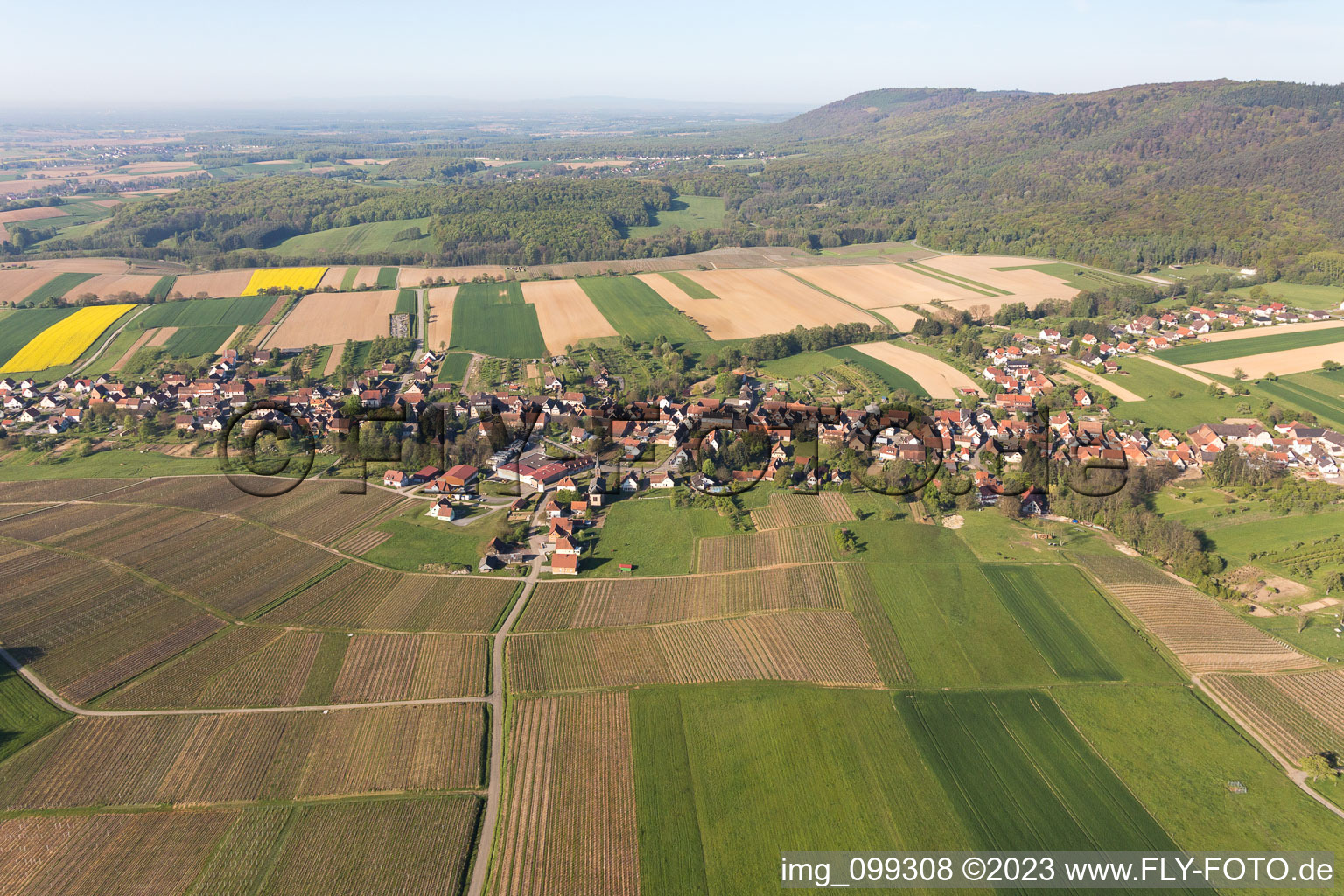 Cleebourg im Bundesland Bas-Rhin, Frankreich aus der Drohnenperspektive