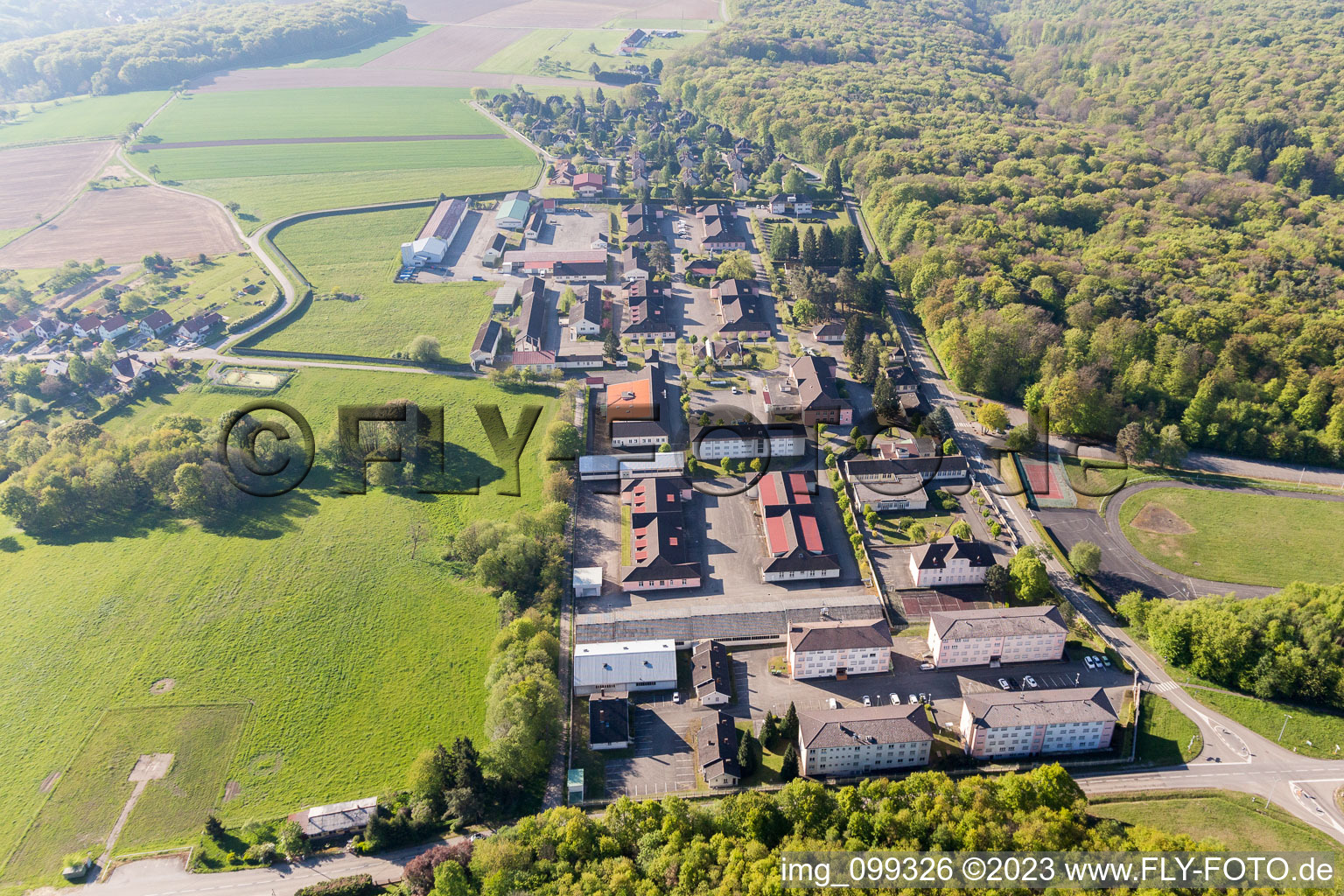 Drohnenaufname von Drachenbronn-Birlenbach im Bundesland Bas-Rhin, Frankreich