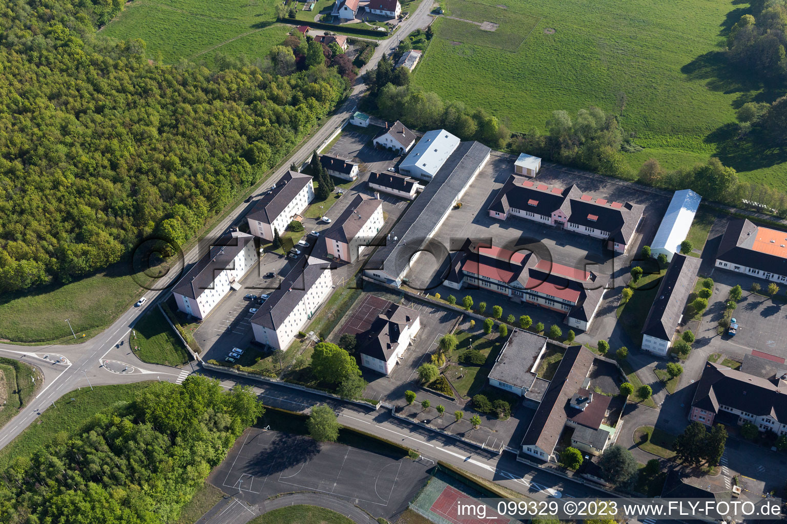 Drachenbronn-Birlenbach im Bundesland Bas-Rhin, Frankreich aus der Drohnenperspektive