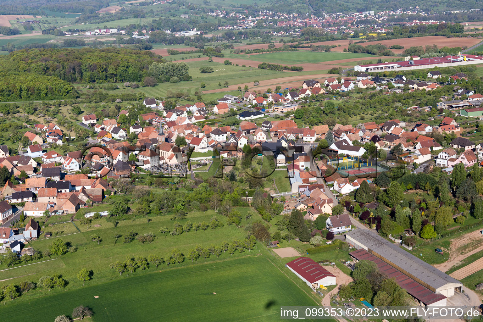 Luftbild von Dieffenbach-lès-Wœrth im Bundesland Bas-Rhin, Frankreich