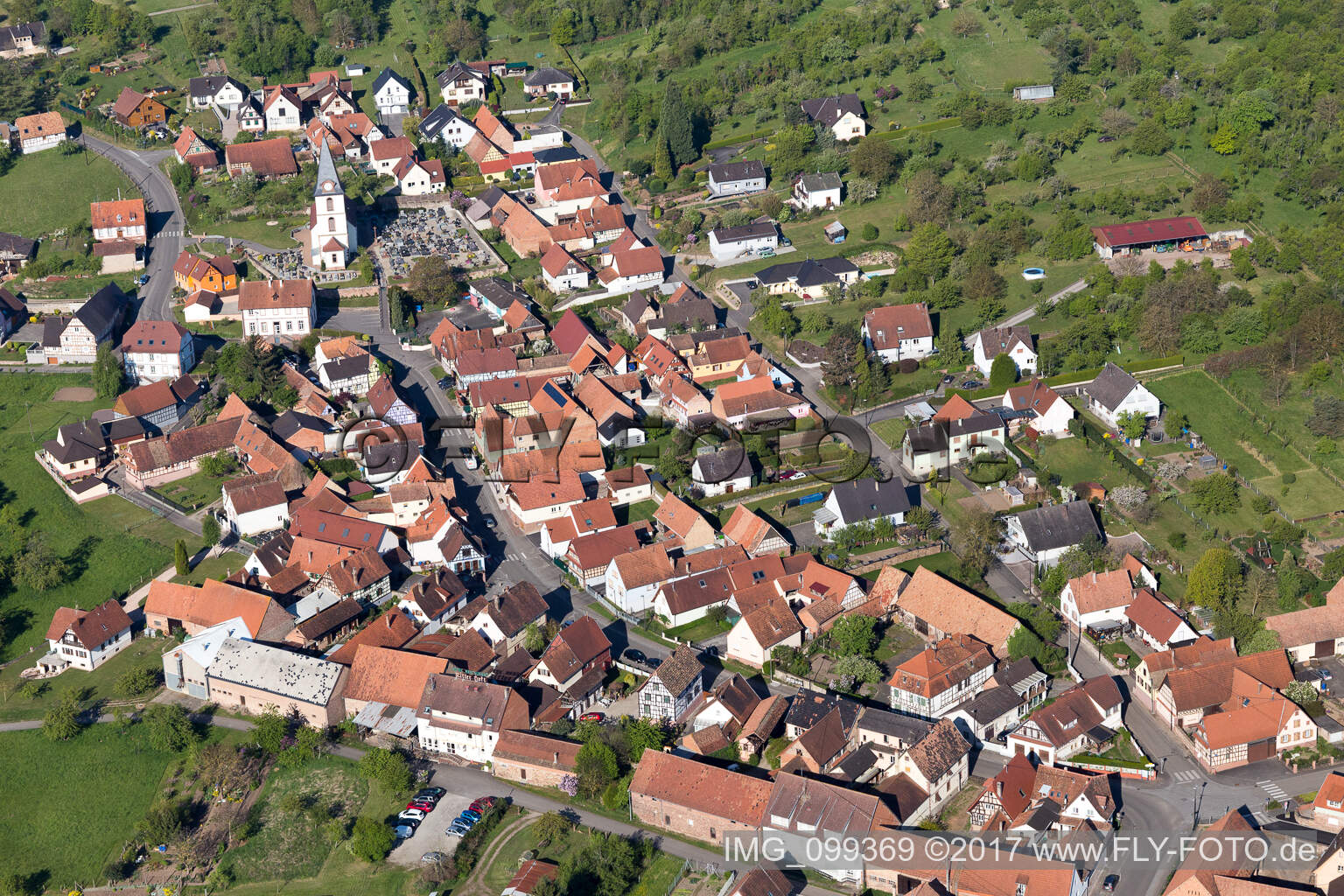 Luftaufnahme von Morsbronn-les-Bains im Bundesland Bas-Rhin, Frankreich