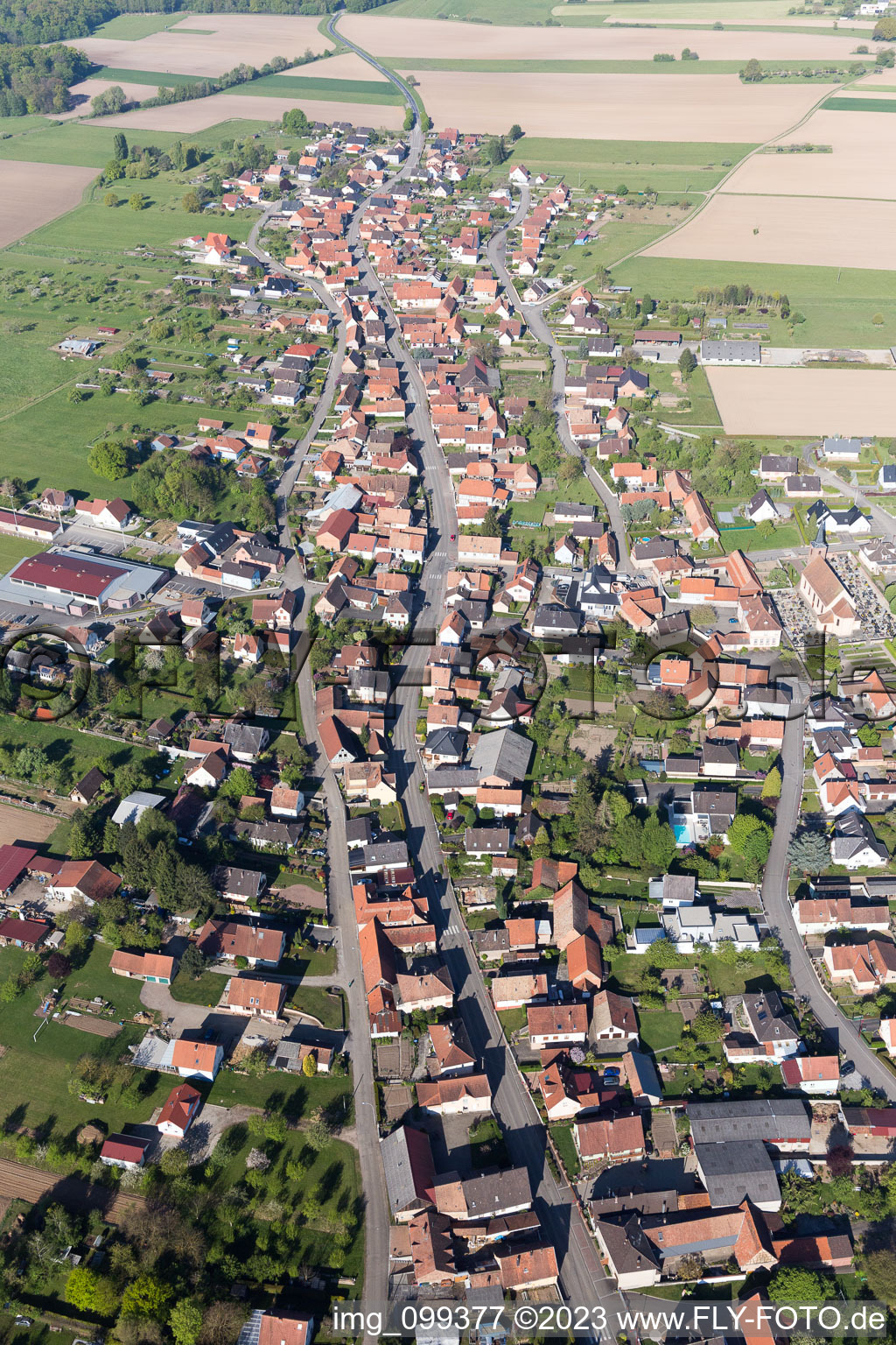 Eschbach im Bundesland Bas-Rhin, Frankreich aus der Drohnenperspektive