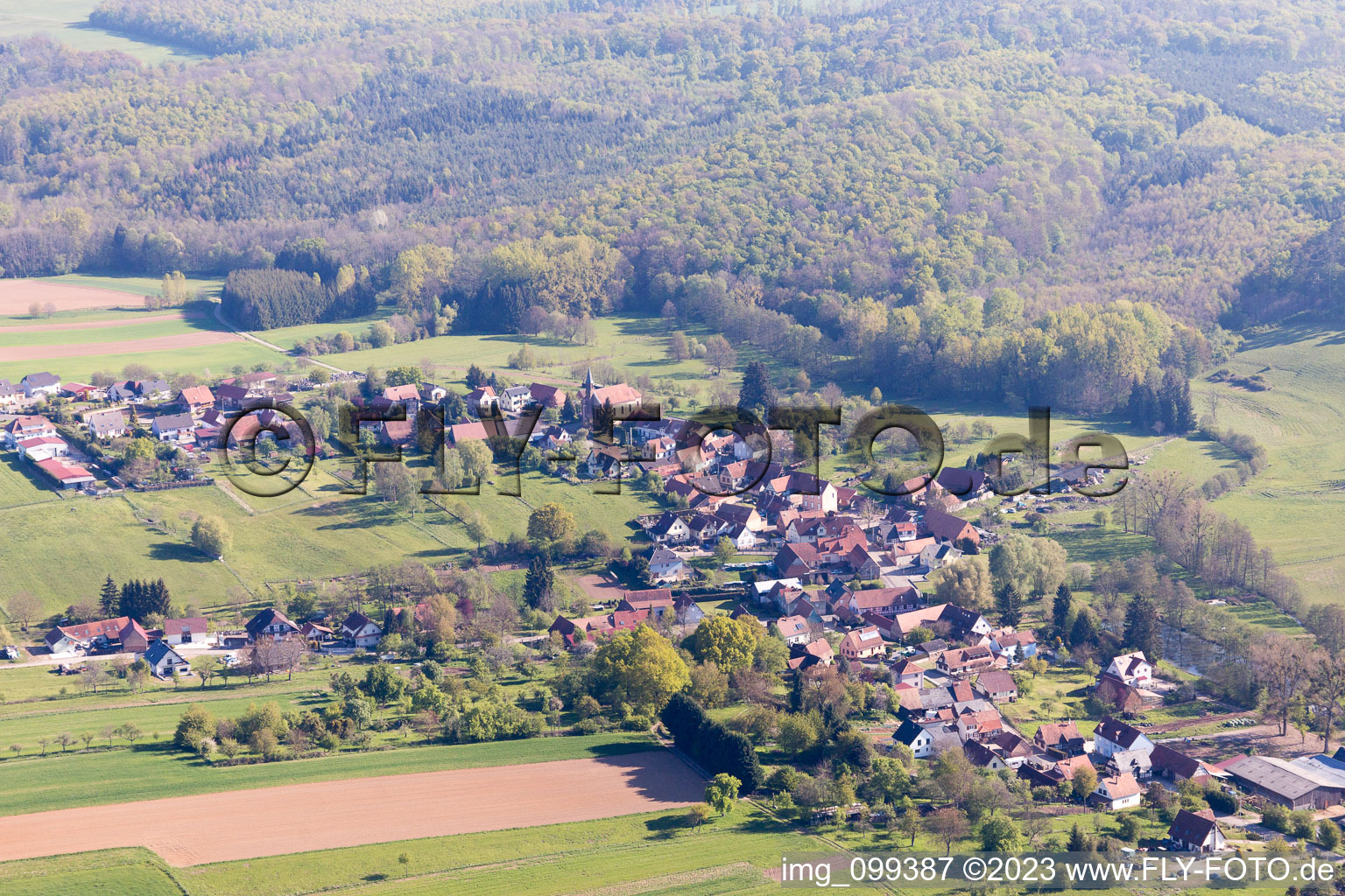 Forstheim im Bundesland Bas-Rhin, Frankreich von oben gesehen