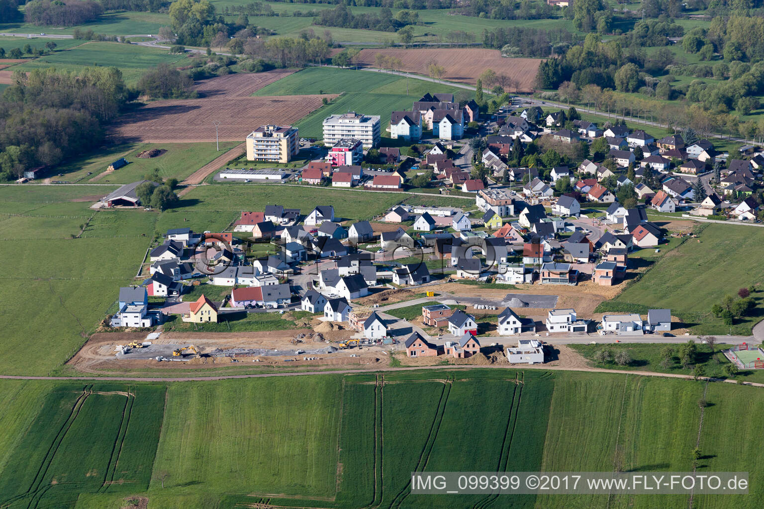 Luftaufnahme von Gundershoffen im Bundesland Bas-Rhin, Frankreich