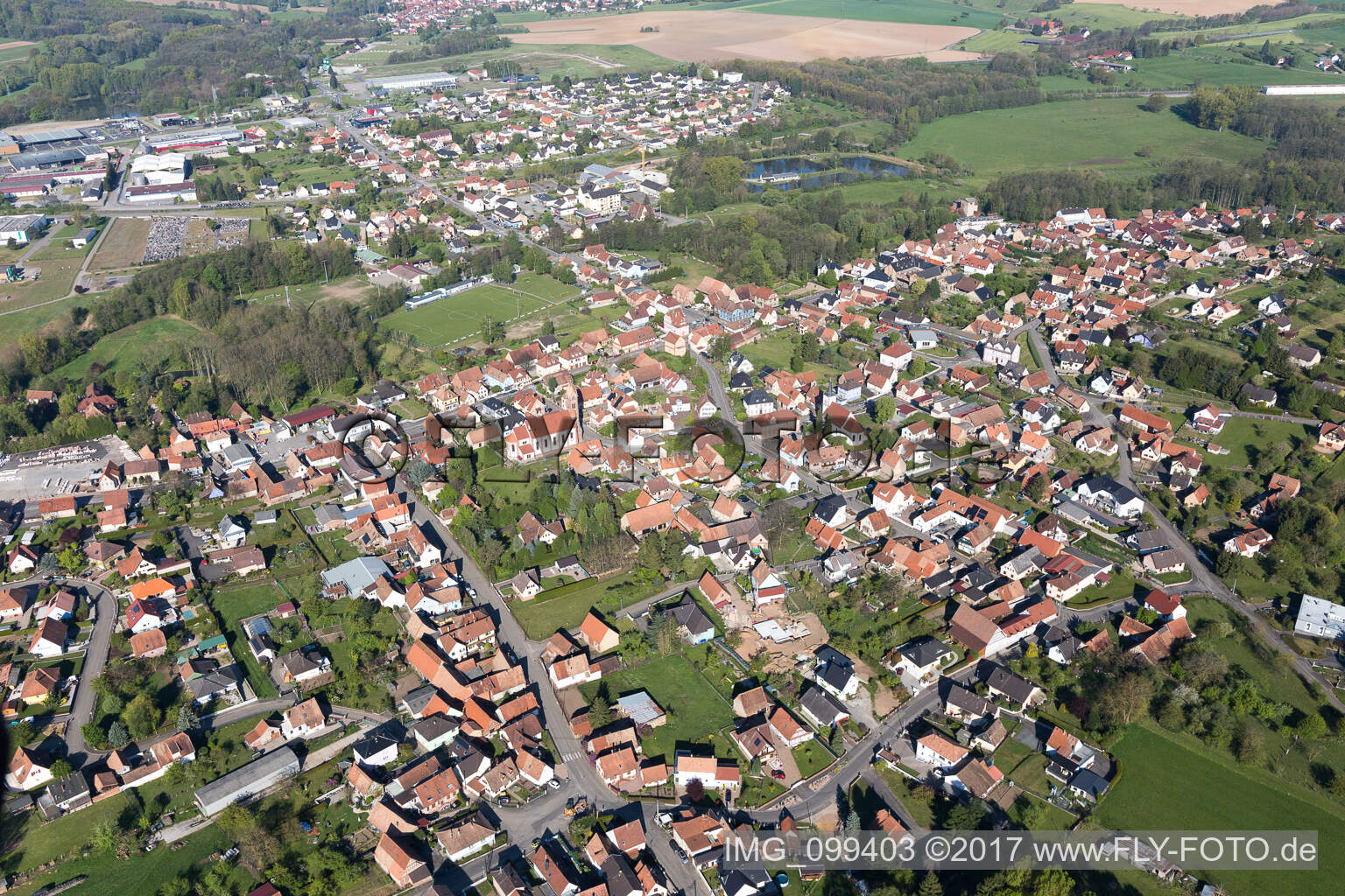 Gundershoffen im Bundesland Bas-Rhin, Frankreich von oben gesehen