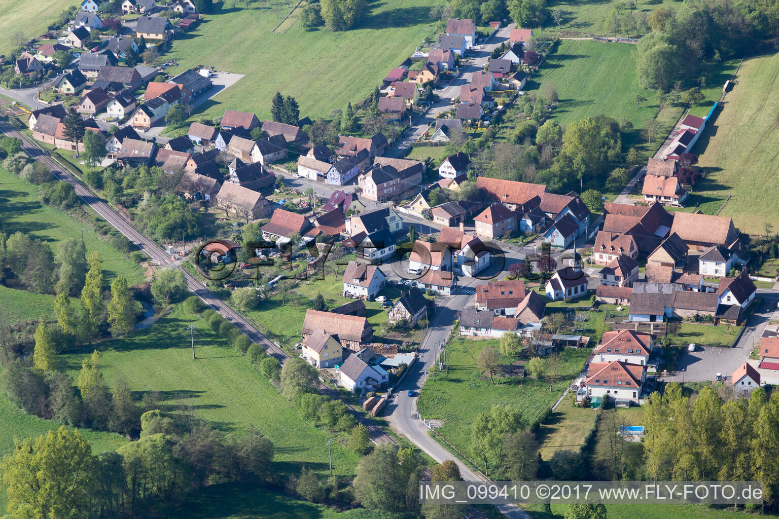 Luftbild von Uttenhoffen im Bundesland Bas-Rhin, Frankreich