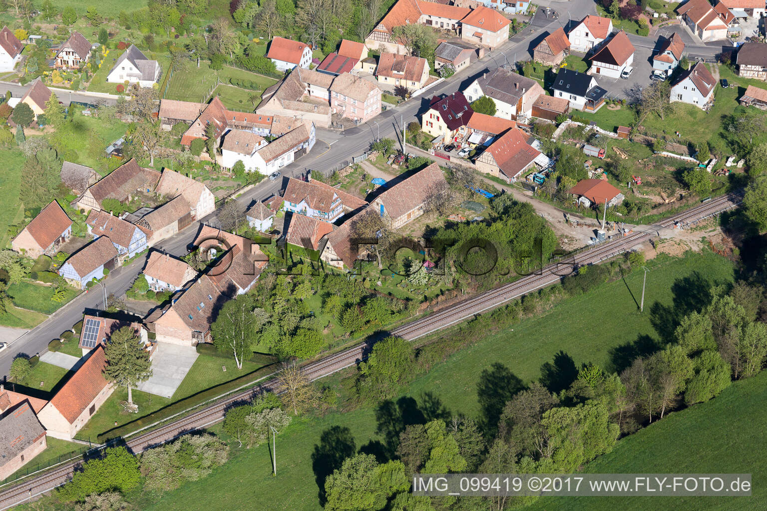 Uttenhoffen im Bundesland Bas-Rhin, Frankreich aus der Luft betrachtet