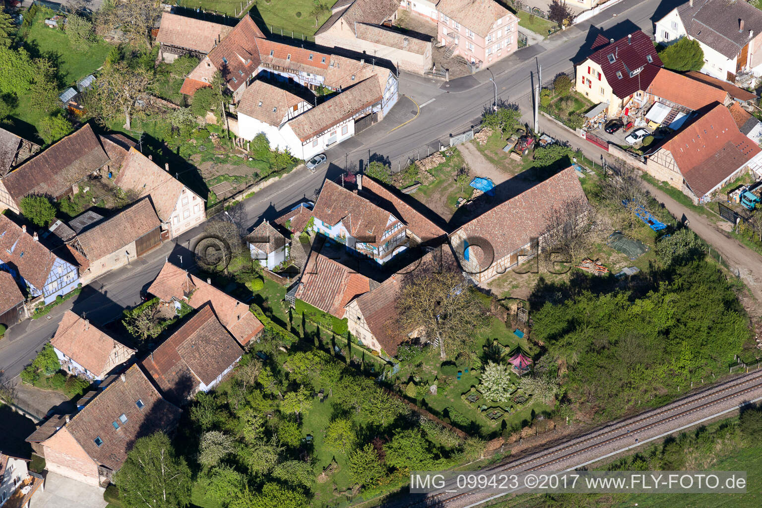 Uttenhoffen im Bundesland Bas-Rhin, Frankreich von einer Drohne aus