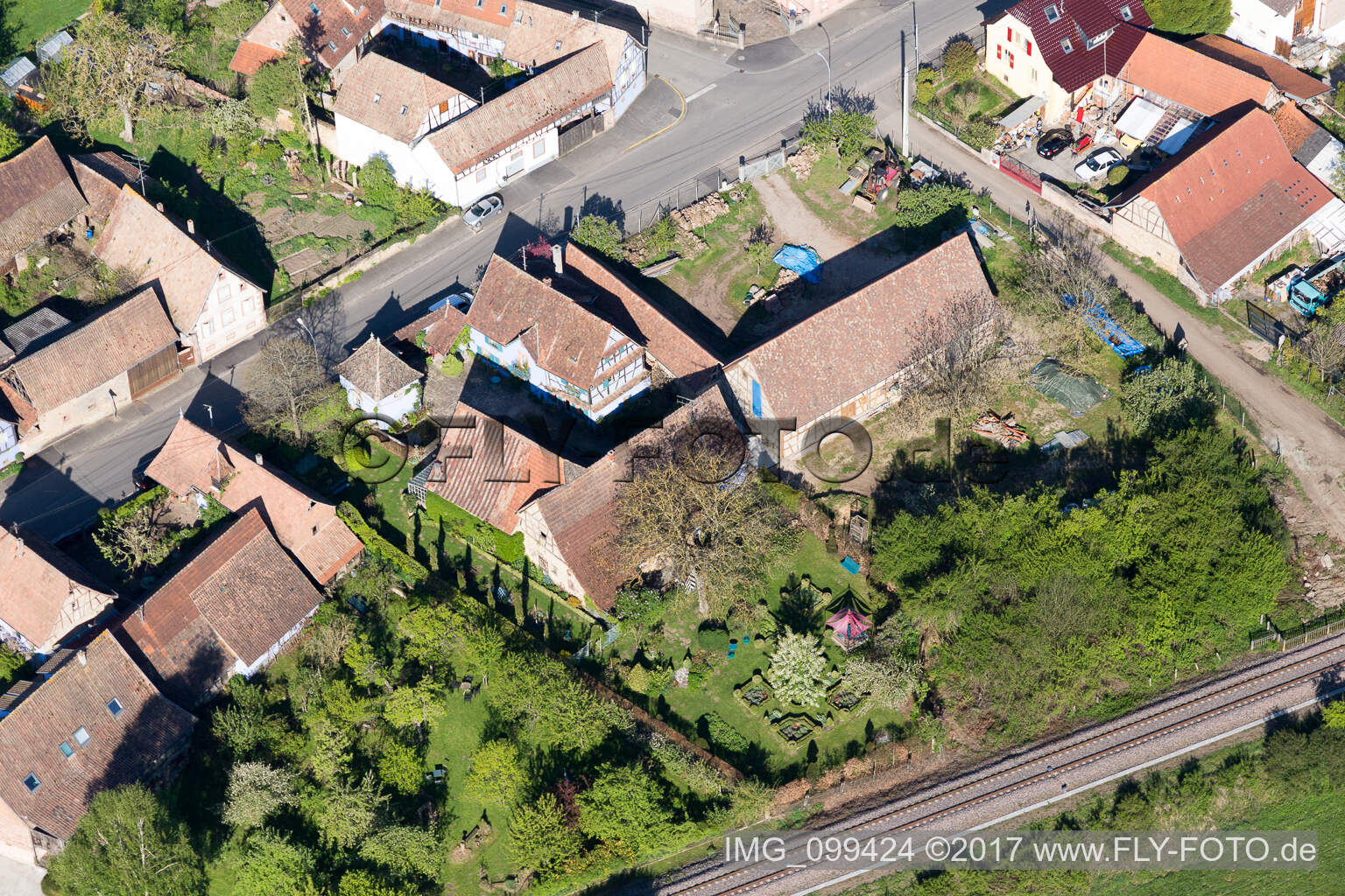 Uttenhoffen im Bundesland Bas-Rhin, Frankreich von der Drohne aus gesehen