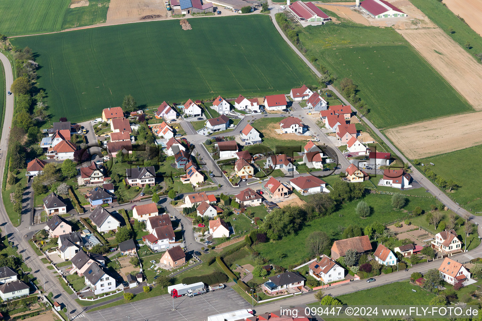 Uhrwiller im Bundesland Bas-Rhin, Frankreich von oben