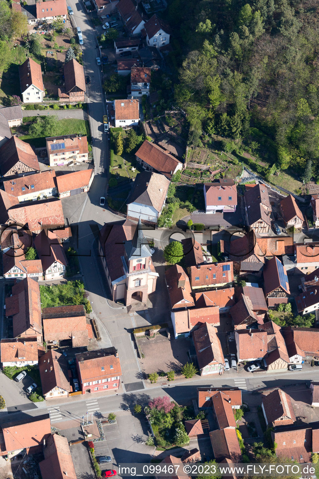 Offwiller im Bundesland Bas-Rhin, Frankreich aus der Luft betrachtet