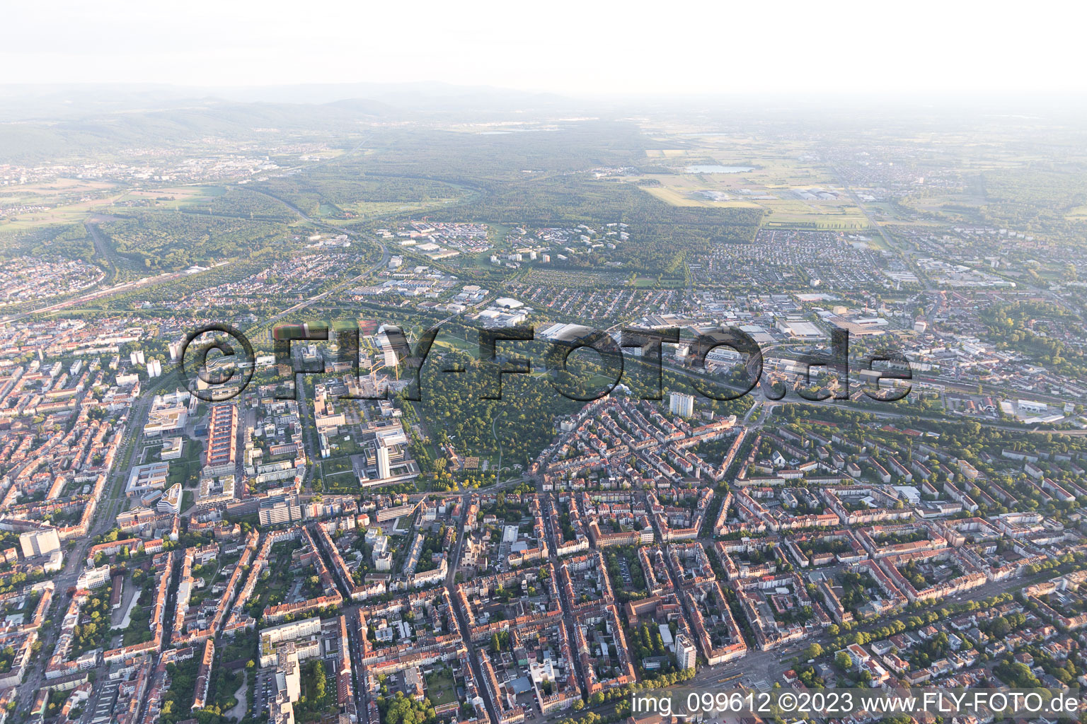 Luftbild von Ortsteil Weststadt in Karlsruhe im Bundesland Baden-Württemberg, Deutschland