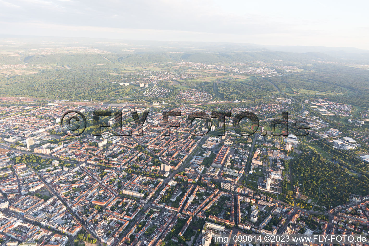 Luftaufnahme von Brauerstr im Ortsteil Südweststadt in Karlsruhe im Bundesland Baden-Württemberg, Deutschland