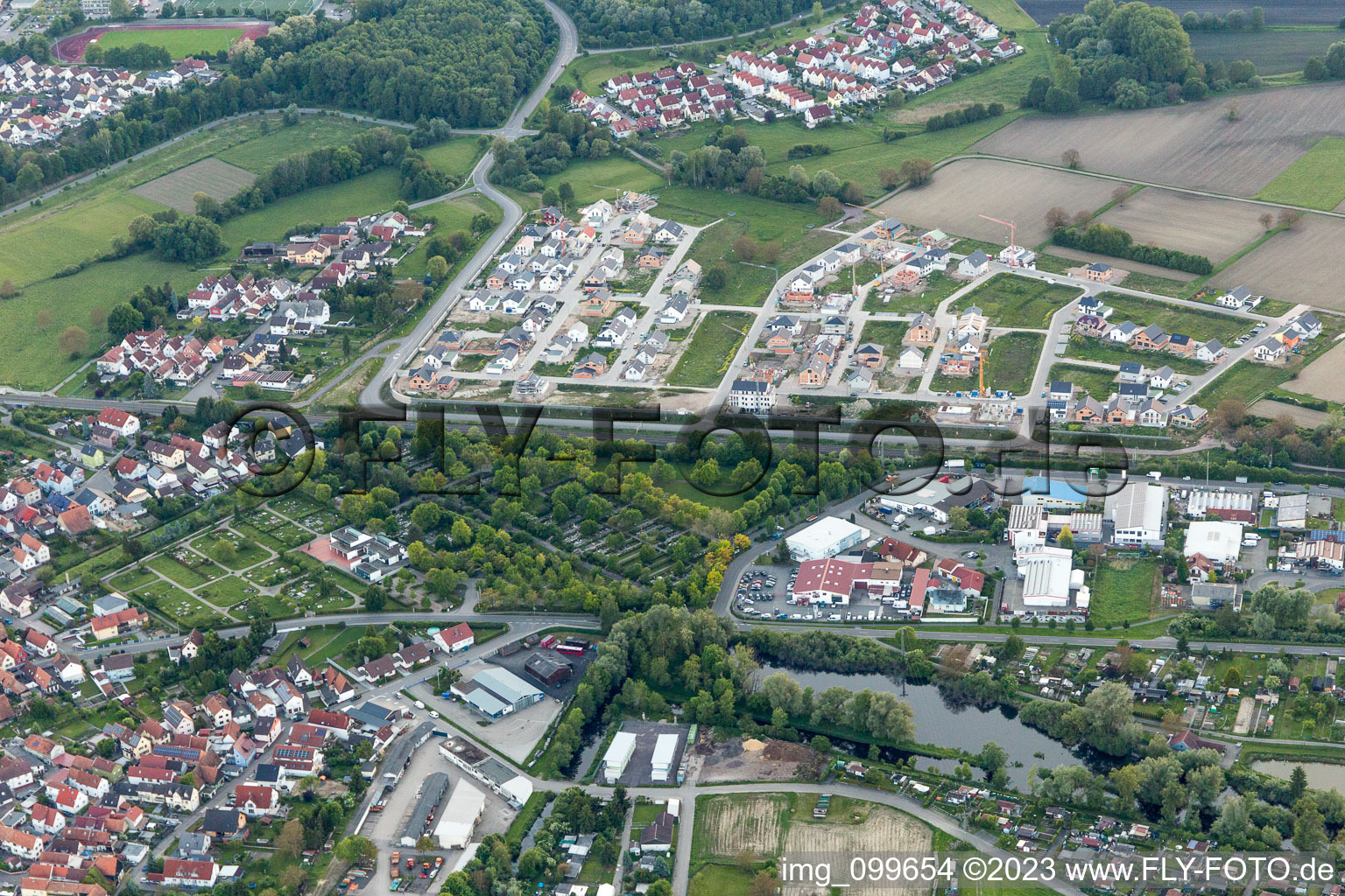 Wörth am Rhein im Bundesland Rheinland-Pfalz, Deutschland von oben gesehen