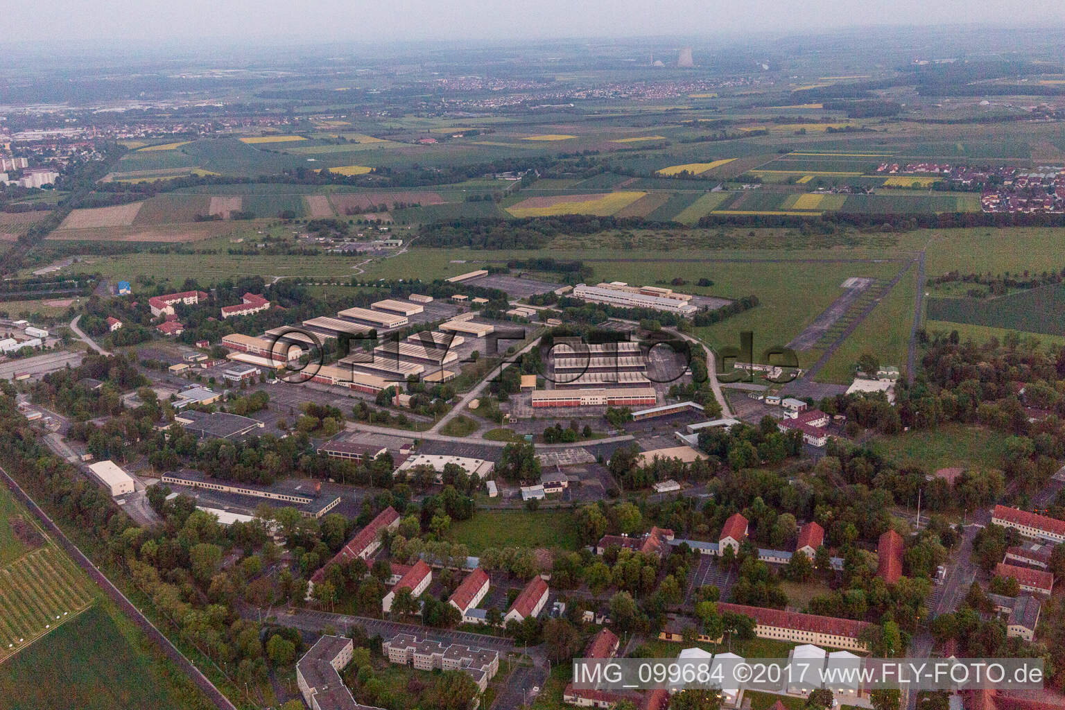 Schweinfurt, Niederwerrn ehemaliger US-Flugplatz/-Kaserne in Geldersheim im Bundesland Bayern, Deutschland