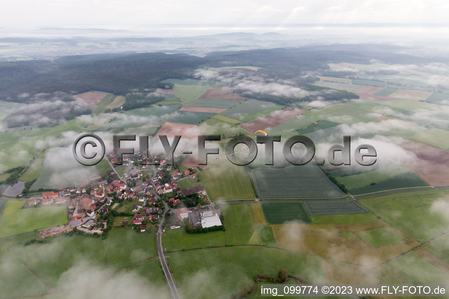Luftaufnahme von Grasmannsdorf im Bundesland Bayern, Deutschland