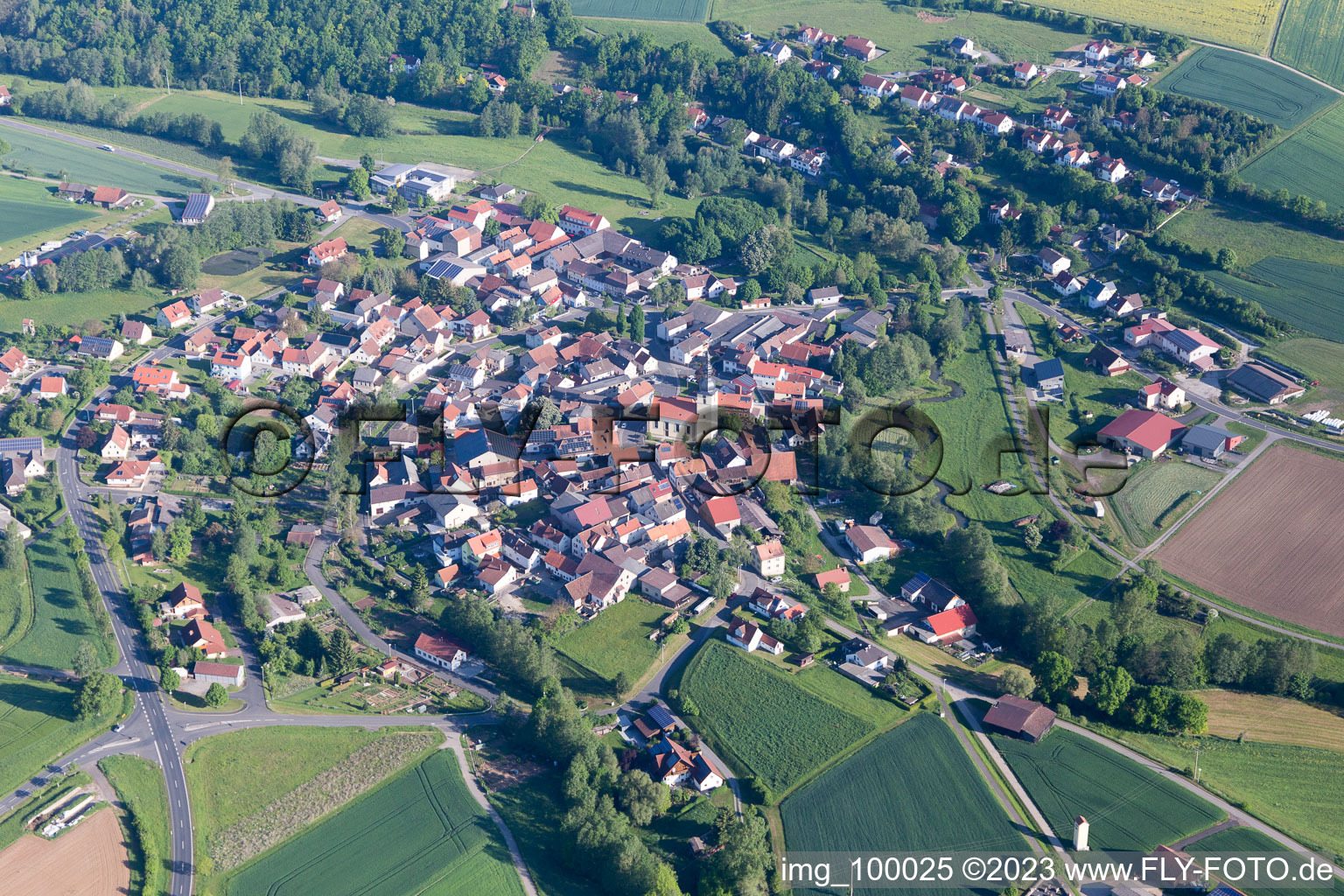 Luftaufnahme von Kleineibstadt im Bundesland Bayern, Deutschland