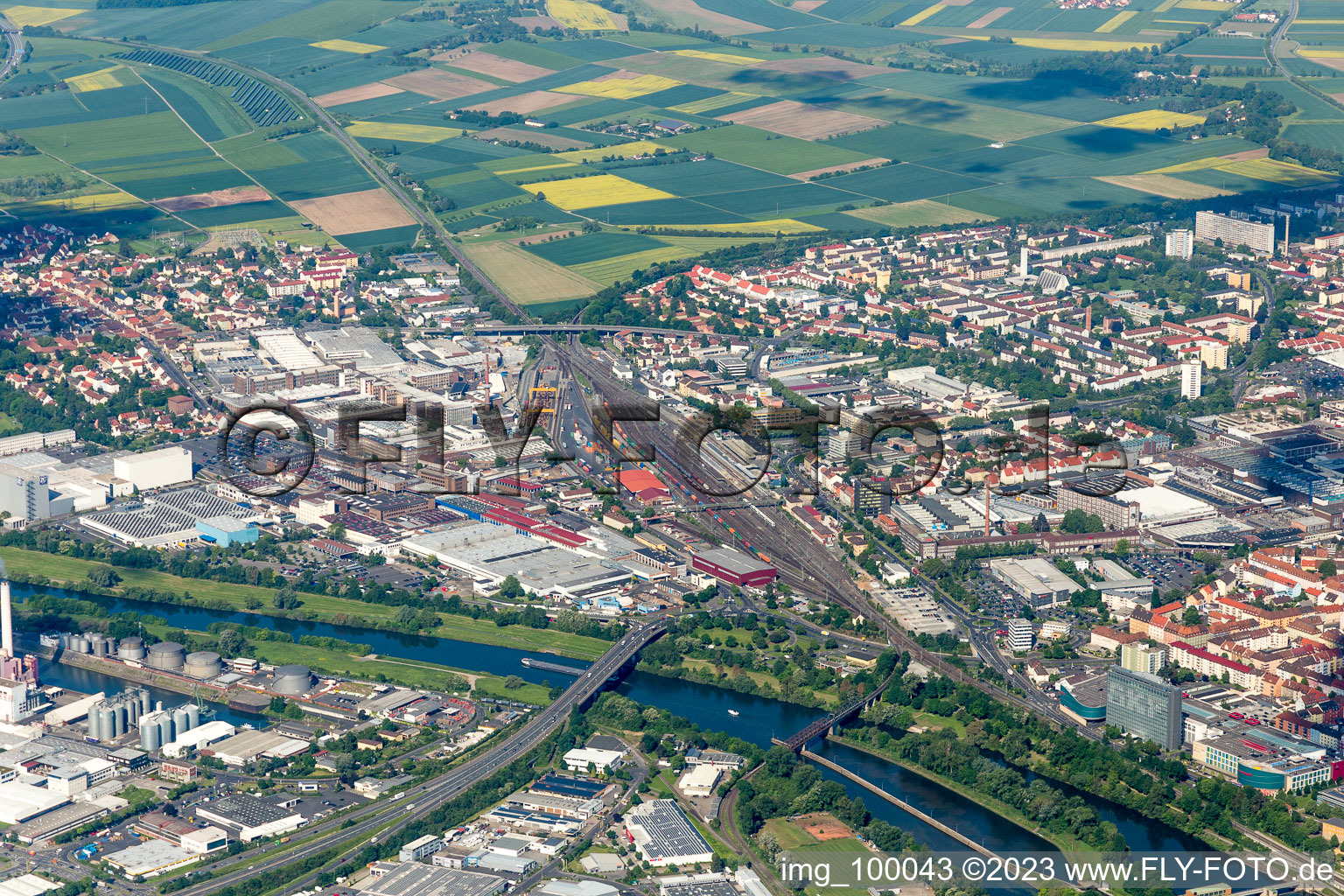 Schweinfurt im Bundesland Bayern, Deutschland aus der Drohnenperspektive