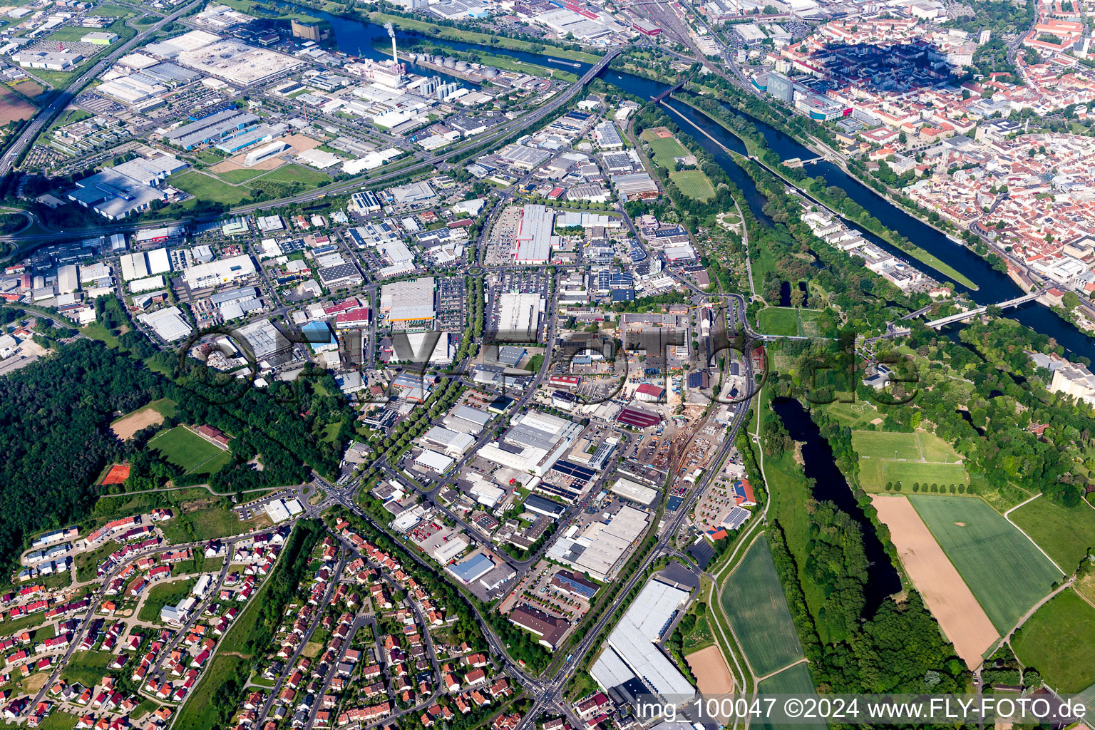 Gewerbegebiet und Firmenansiedlung Sennfeld West am Main in Sennfeld im Bundesland Bayern, Deutschland