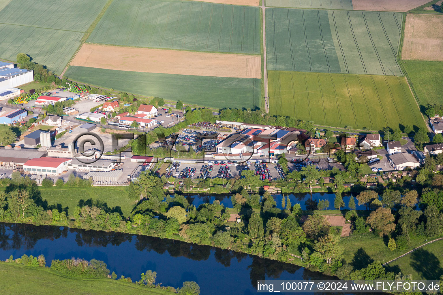 Luftbild von Autohandels- Gebäude des Autohauses Auto Englert in Wonfurt im Bundesland Bayern, Deutschland