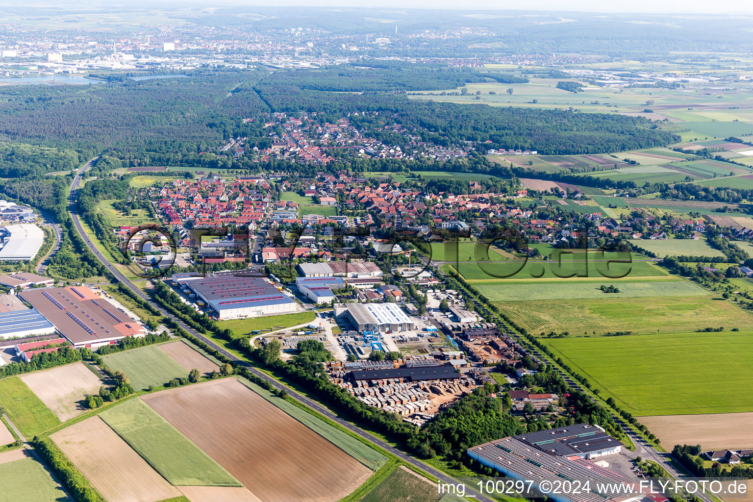 Gewerbegebiet und Firmenansiedlung Am Klößberg in Schwebheim im Bundesland Bayern, Deutschland