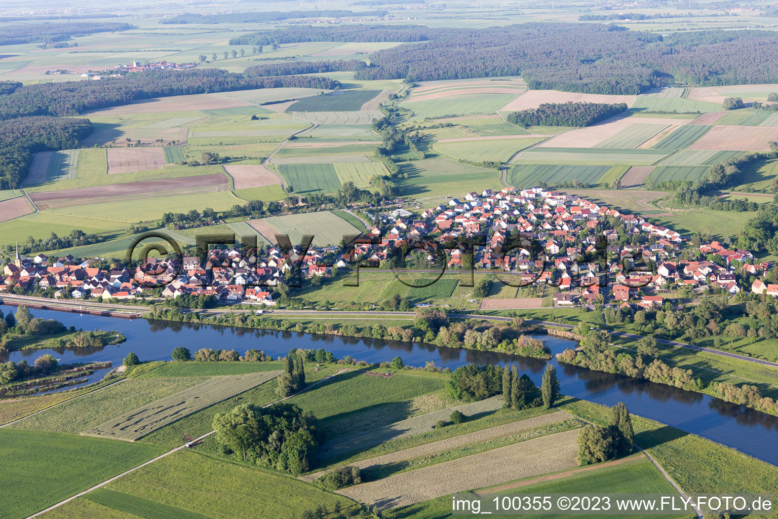 Luftbild von Schwarzach am Main im Bundesland Bayern, Deutschland