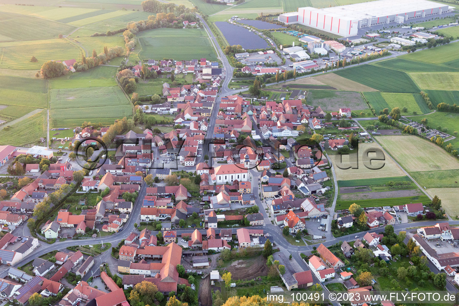 Luftaufnahme von Donnersdorf im Bundesland Bayern, Deutschland
