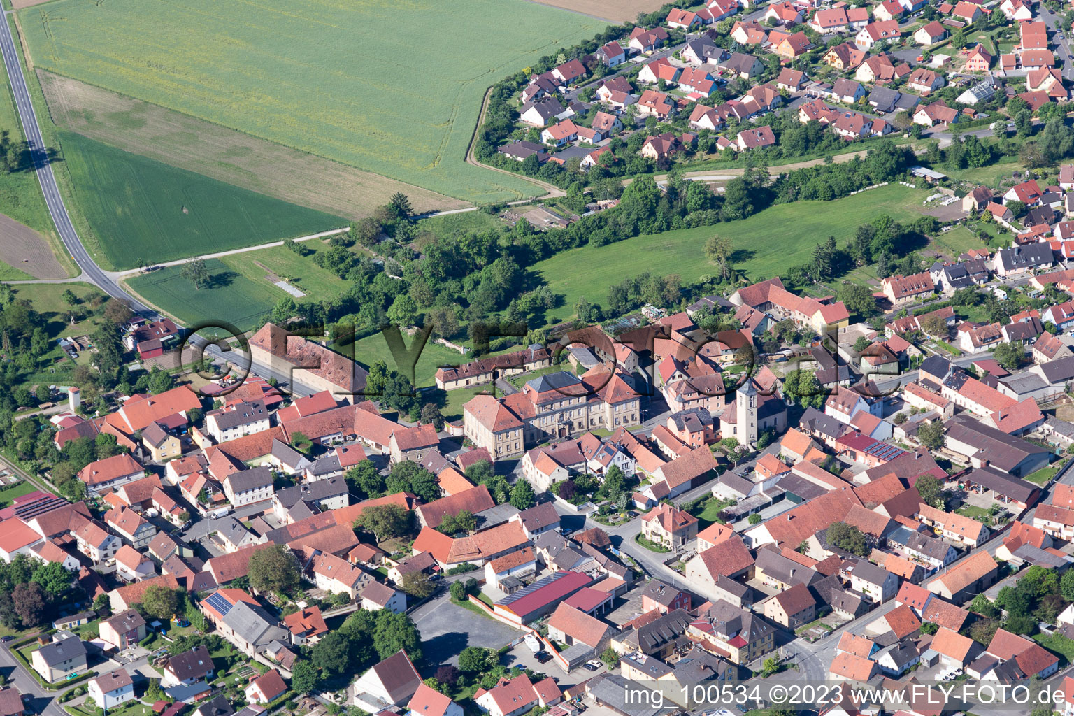 Drohnenbild von Sulzheim im Bundesland Bayern, Deutschland