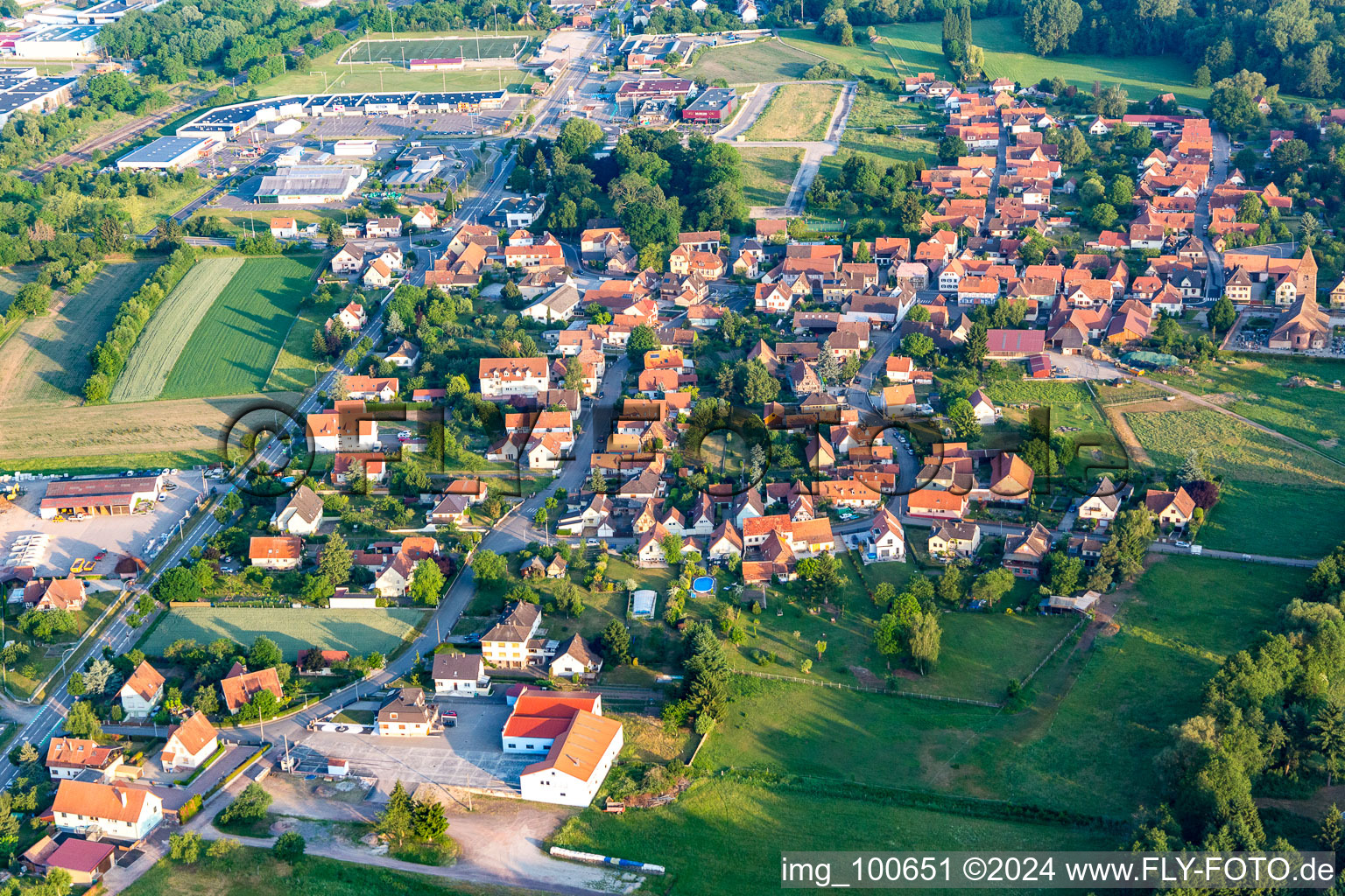 Luftbild von Ortsteil Altenstadt in Wissembourg im Bundesland Bas-Rhin, Frankreich