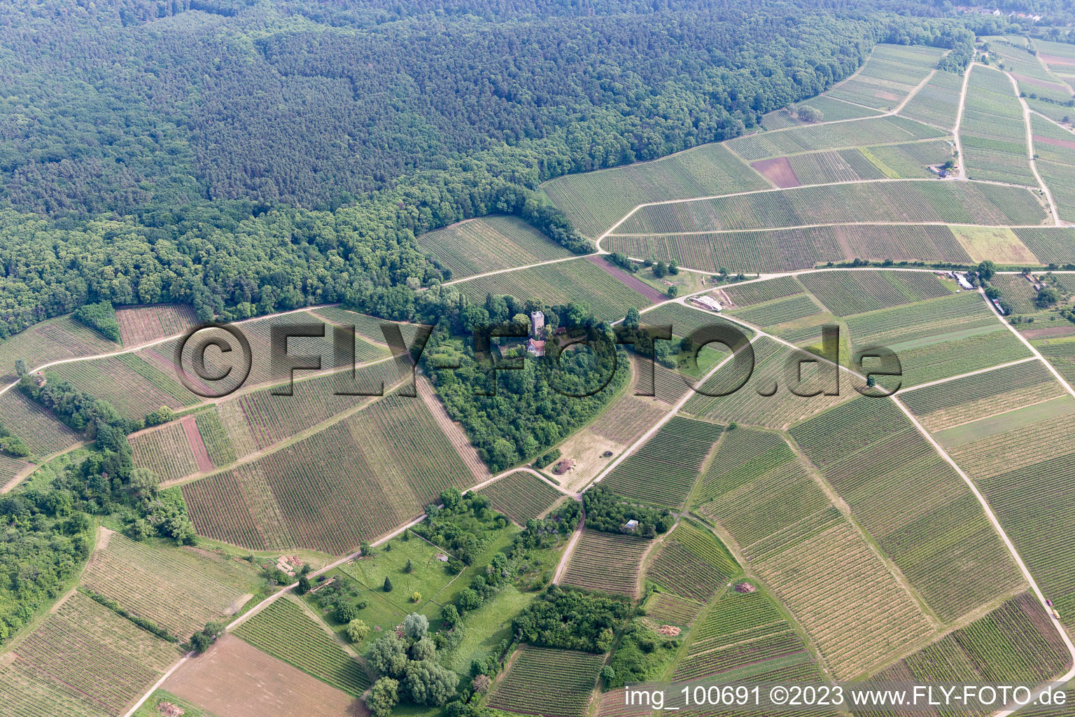 Luftbild von Schweigen, Sonnenberg in Schweigen-Rechtenbach im Bundesland Rheinland-Pfalz, Deutschland
