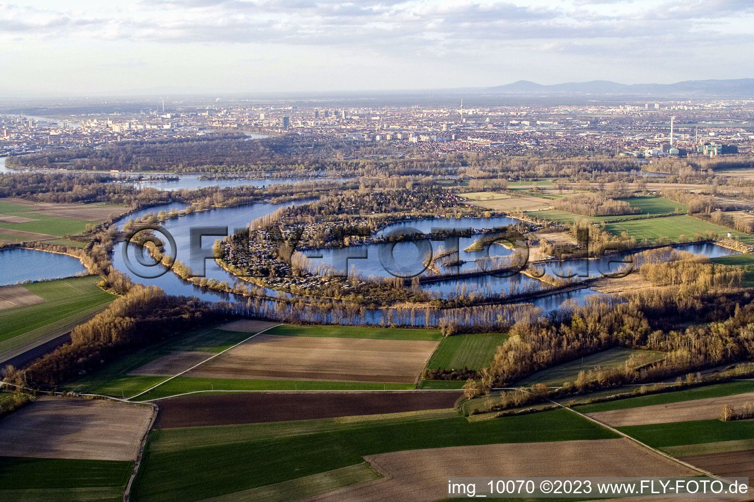 Luftbild von Altrip, Naherholungsgebiet Blaue Adria im Bundesland Rheinland-Pfalz, Deutschland