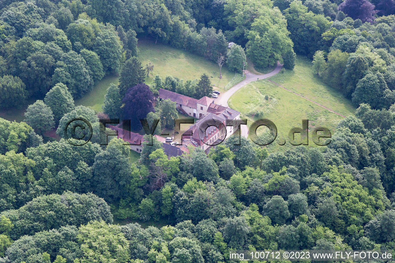 Sankt Germannshof im Bundesland Rheinland-Pfalz, Deutschland aus der Drohnenperspektive