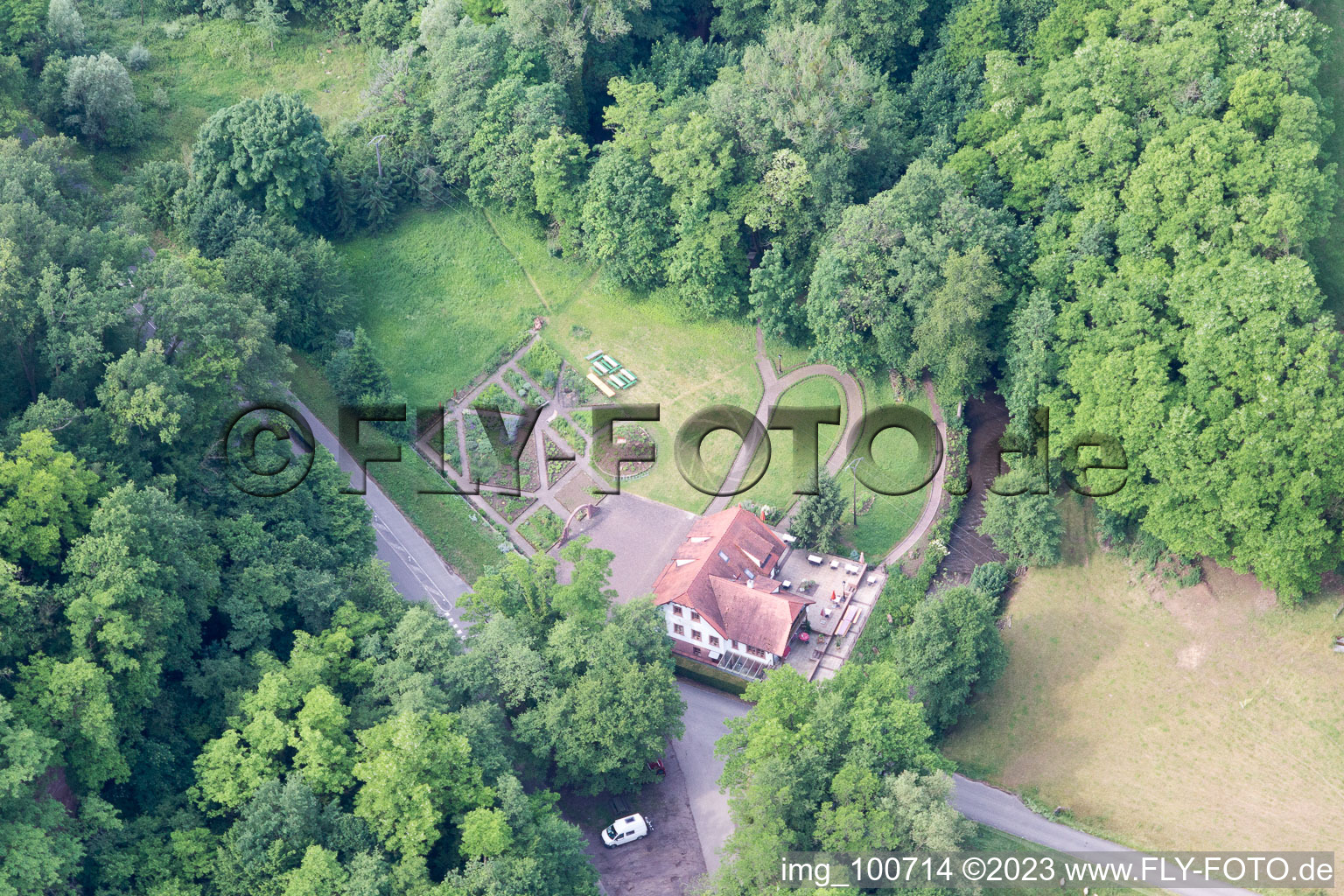 Sankt Germannshof im Bundesland Rheinland-Pfalz, Deutschland von einer Drohne aus