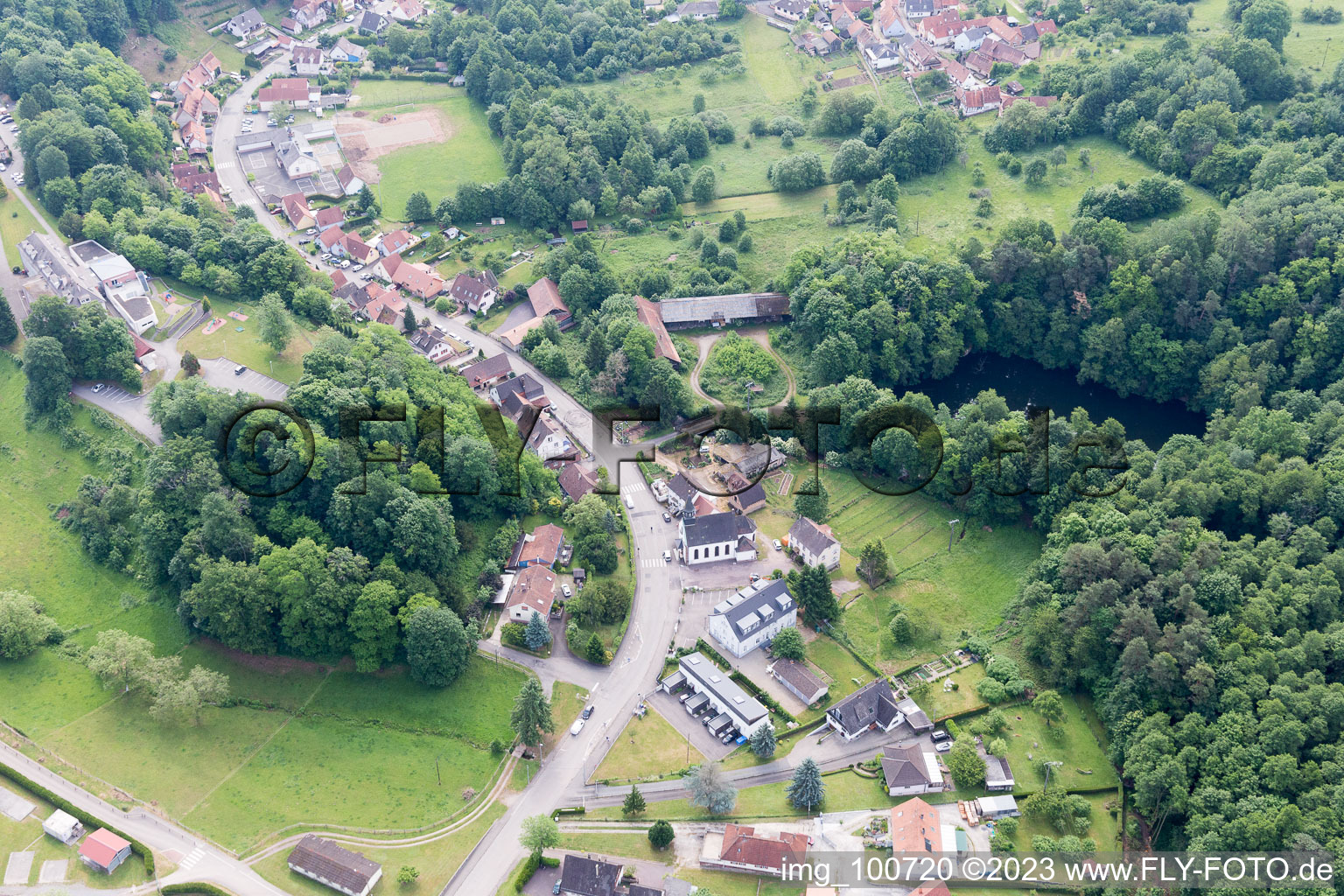 Luftaufnahme von Weiler im Bundesland Bas-Rhin, Frankreich