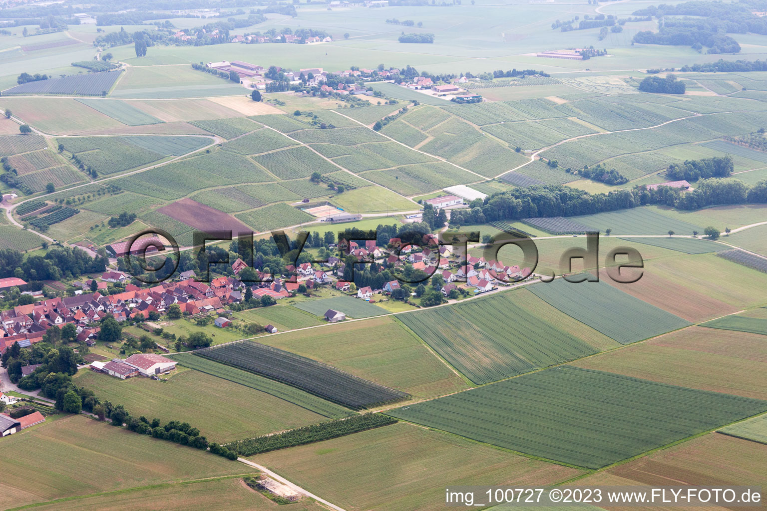 Luftaufnahme von Steinseltz im Bundesland Bas-Rhin, Frankreich