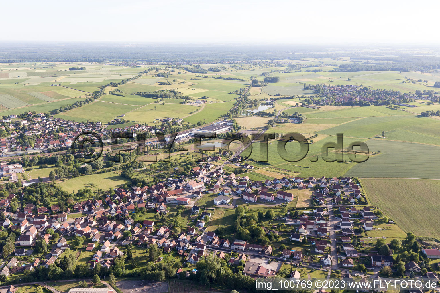 Retschwiller im Bundesland Bas-Rhin, Frankreich von oben gesehen